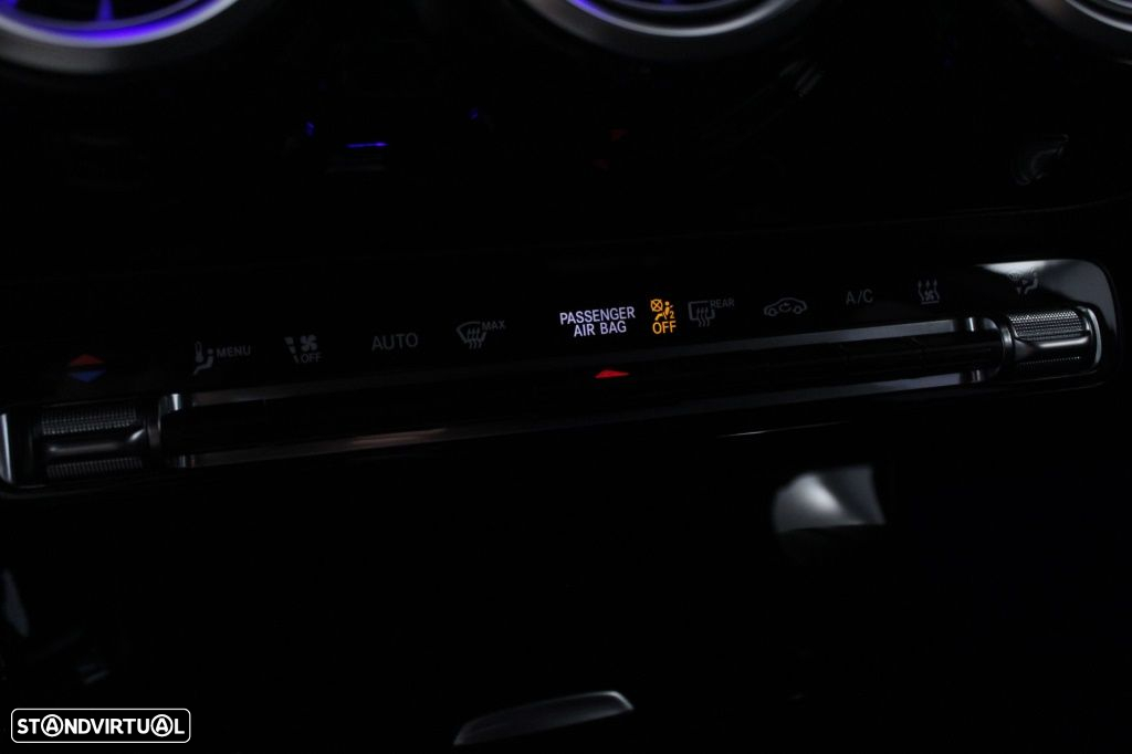 Mercedes-Benz A 250 e AMG Line - 29