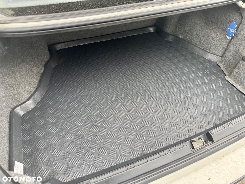 BMW Seria 5 520i - 7