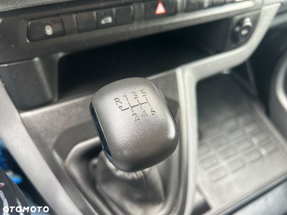 Peugeot Expert L3H1 Long 2.0 HDI **153tyś. km.**Klima**3 osobowy**2020R** - 16