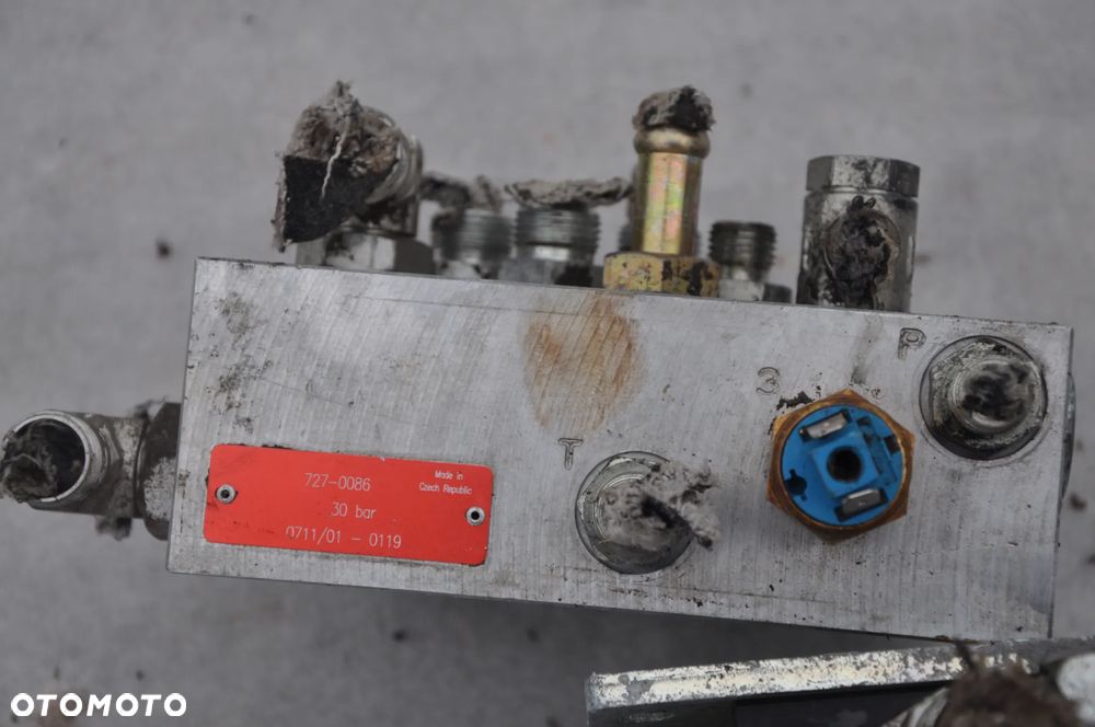 Rozdzielacz cewka elektrozawór blok hydrauliczny Merlo 55.9 - 7