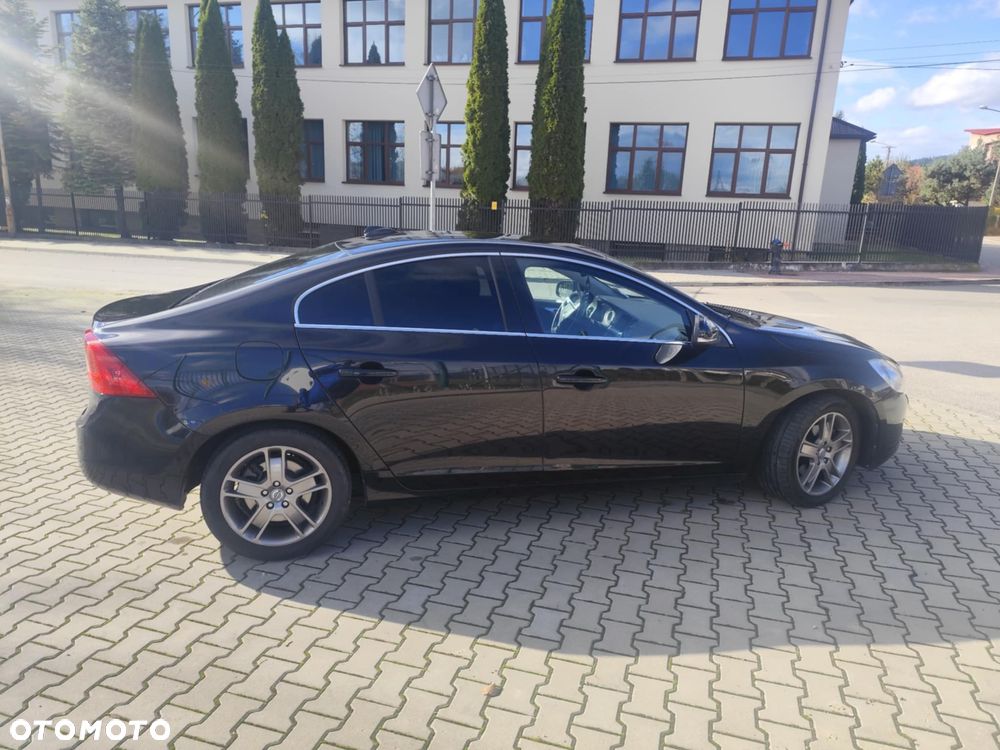 Volvo S60 D3 Geartronic Momentum - 2