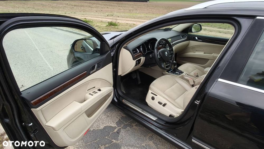 Skoda Superb 2.0 TDI Elegance DSG - 10