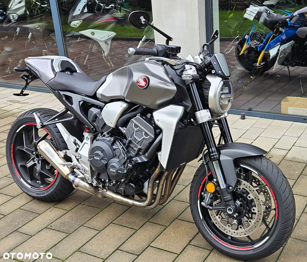 Honda CB - 12