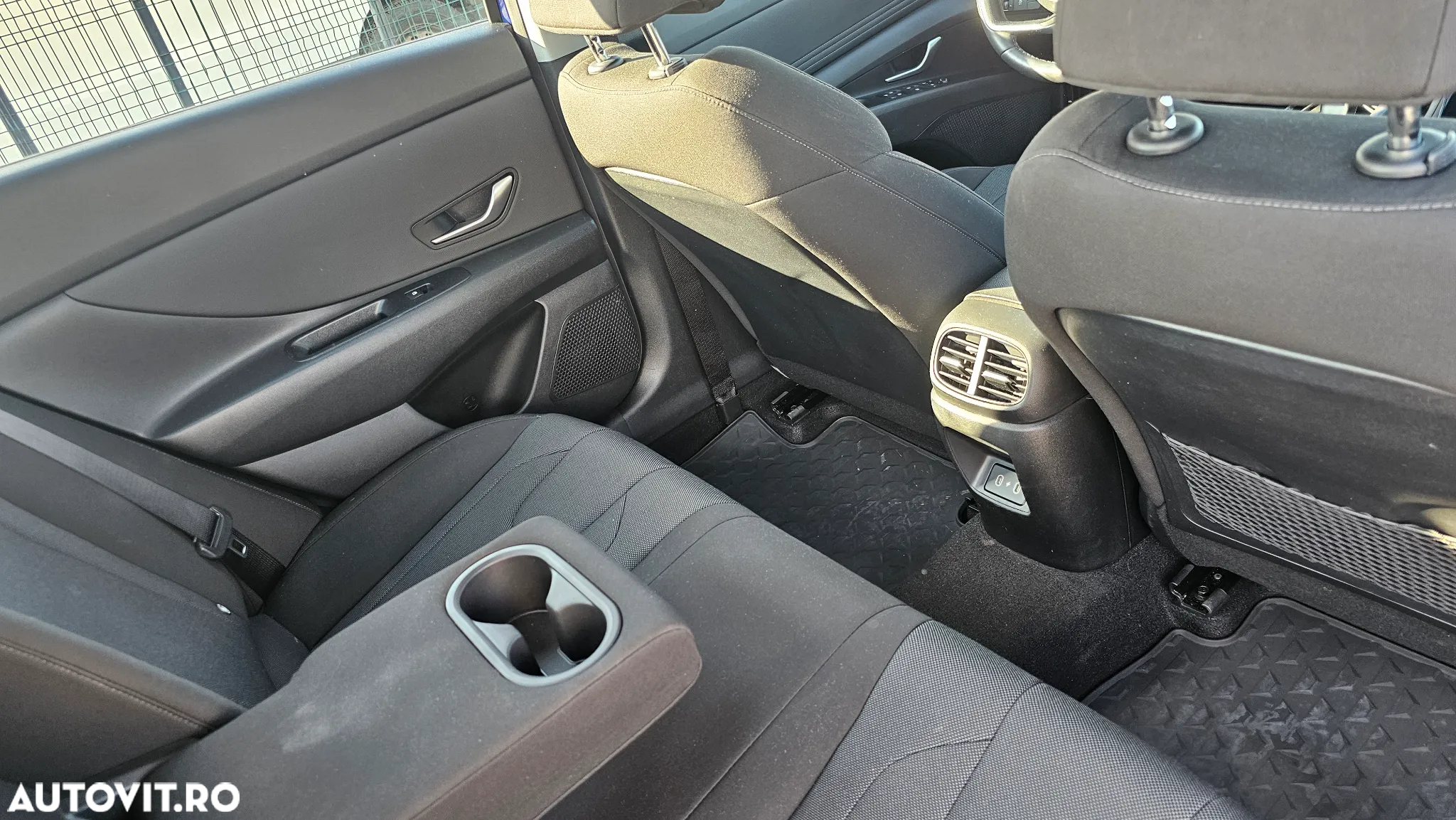 Hyundai Elantra 1.6 l 123 CP CVT Highway - 24