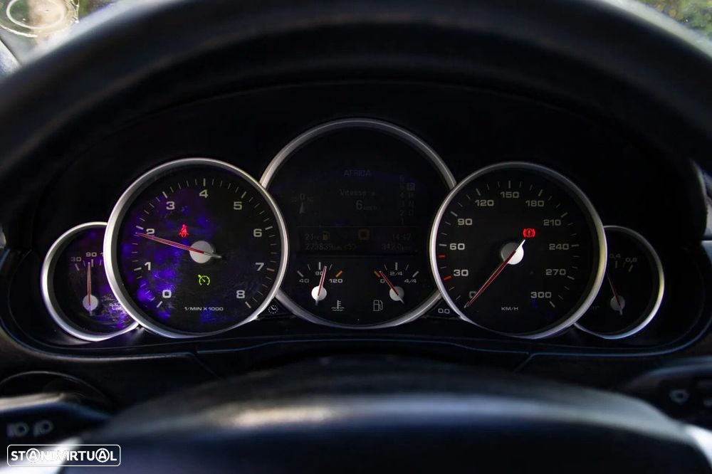 Porsche Cayenne Turbo - 21