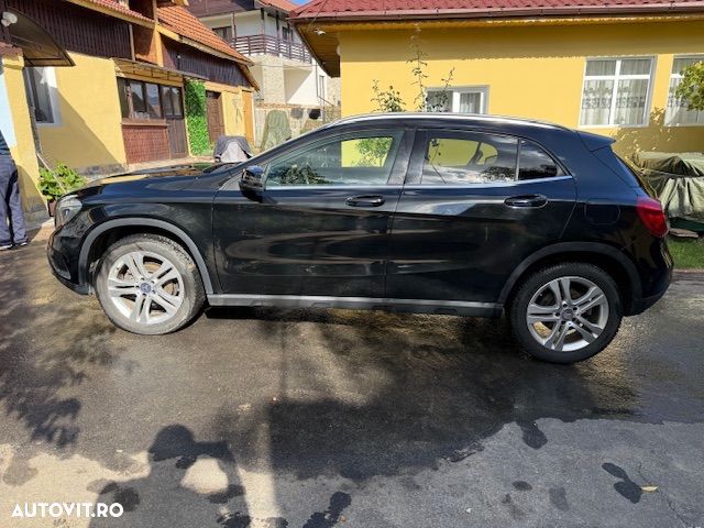 Mercedes-Benz GLA 220 CDI 4Matic 7G-DCT - 3