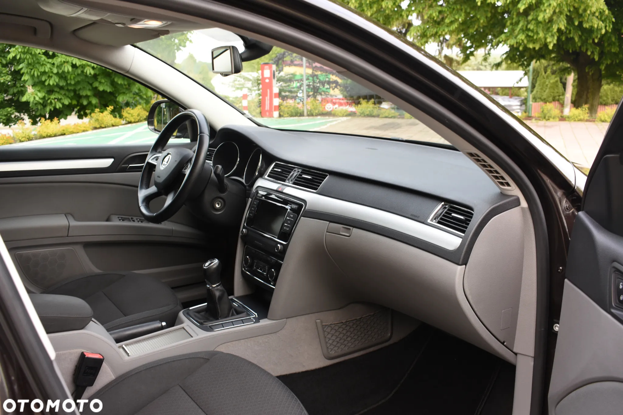Skoda Superb 2.0 TDI Elegance - 31