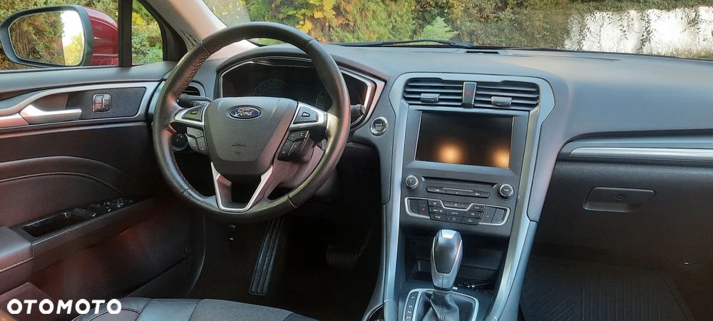 Ford Mondeo 2.0 EcoBoost Titanium - 9