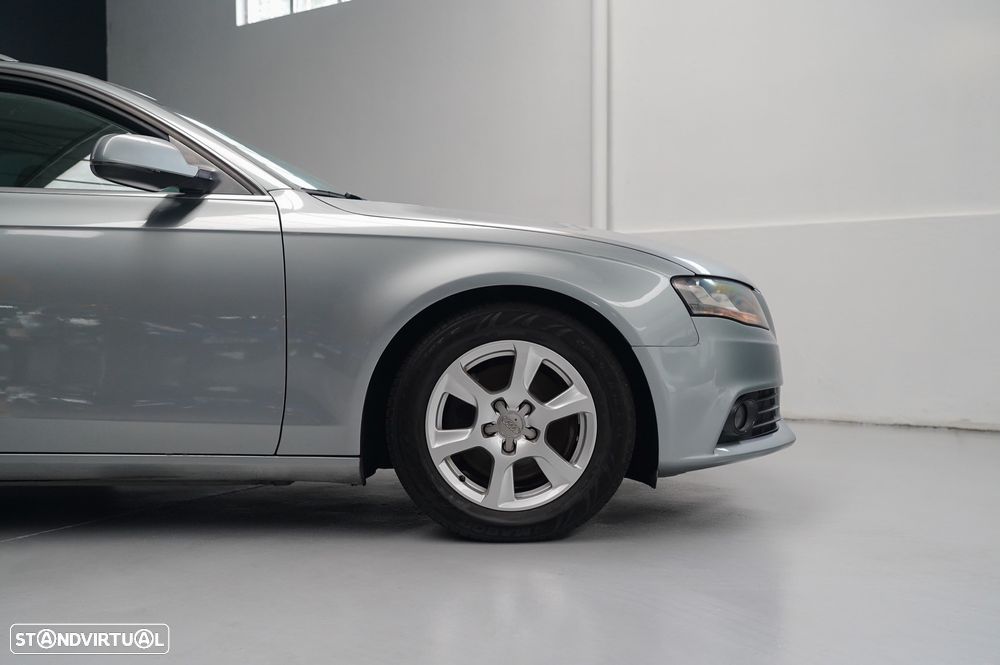 Audi A4 Avant 2.0 TDI Advance - 7