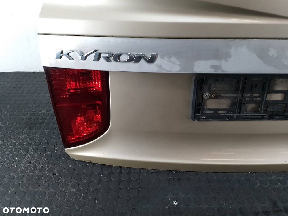 KLAPA BAGAŻNIKA SSANGYONG KYRON EA0 - 12