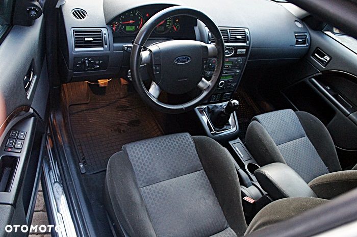 Ford Mondeo 1.8 Ghia - 4
