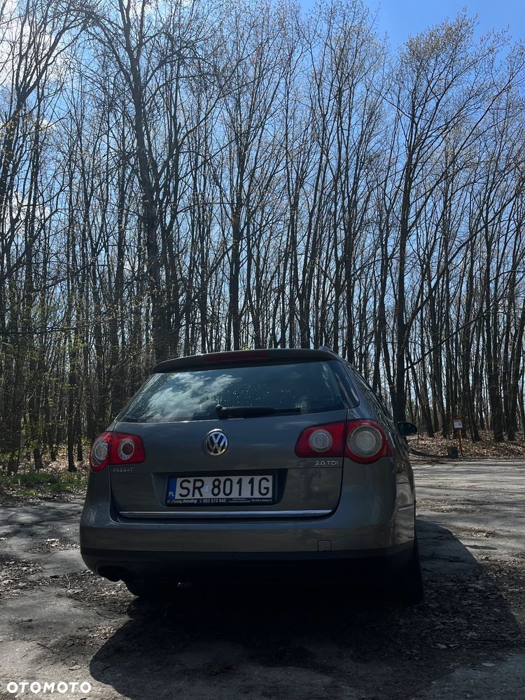 Volkswagen Passat 2.0 TDI Comfortline - 12