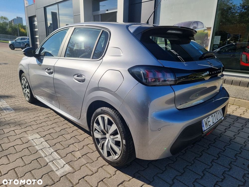 Peugeot 208 - 10