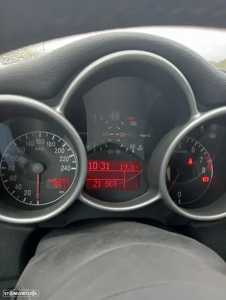 Alfa Romeo 147 1.6 TS Plus - 1