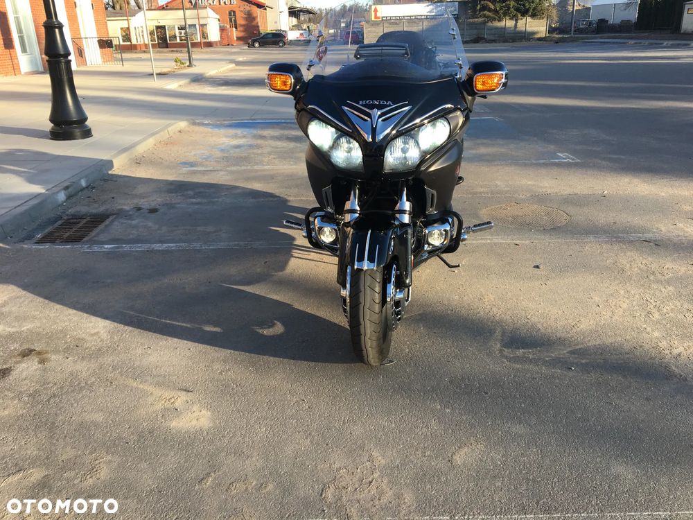 Honda GL - 8