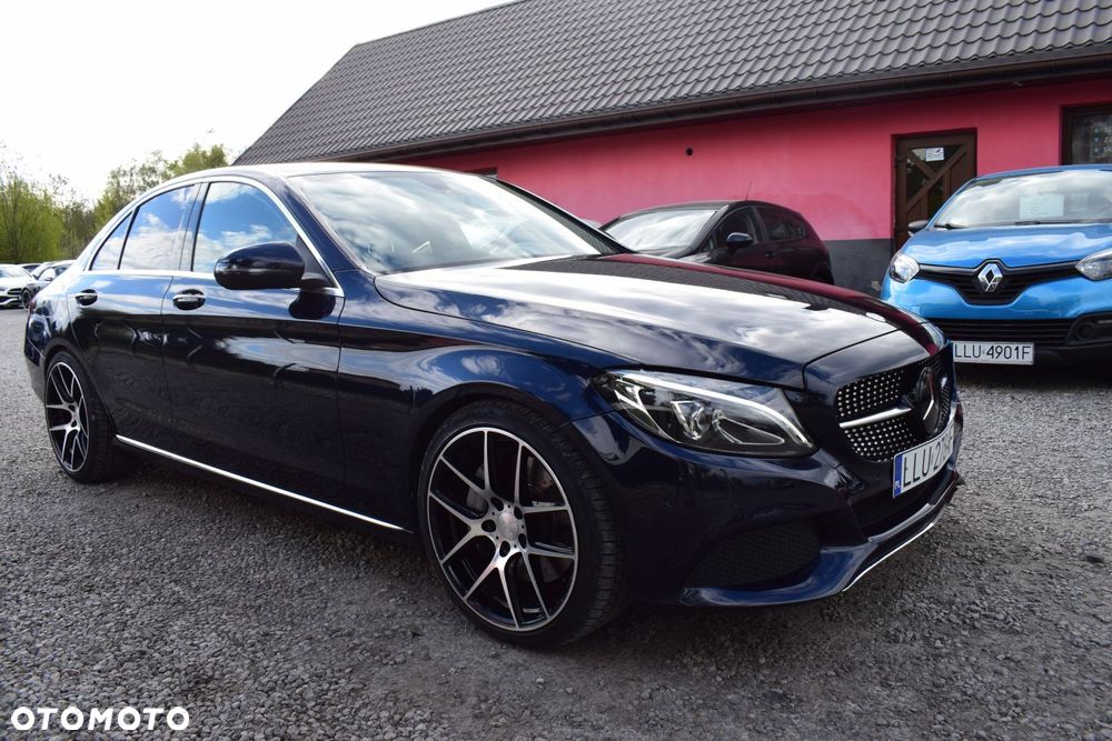 Mercedes-Benz Klasa C 400 4Matic 9G-TRONIC Exclusive - 6