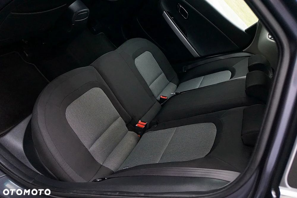 Kia Ceed 1.6 GDI Dream Team Edition - 28