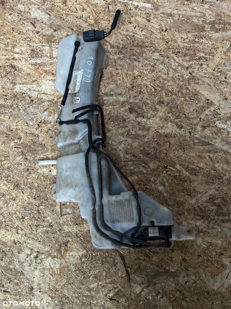 ZBIORNICZEK SPRYSKIWACZY FORD KUGA  3M51-13K163-AC - 1