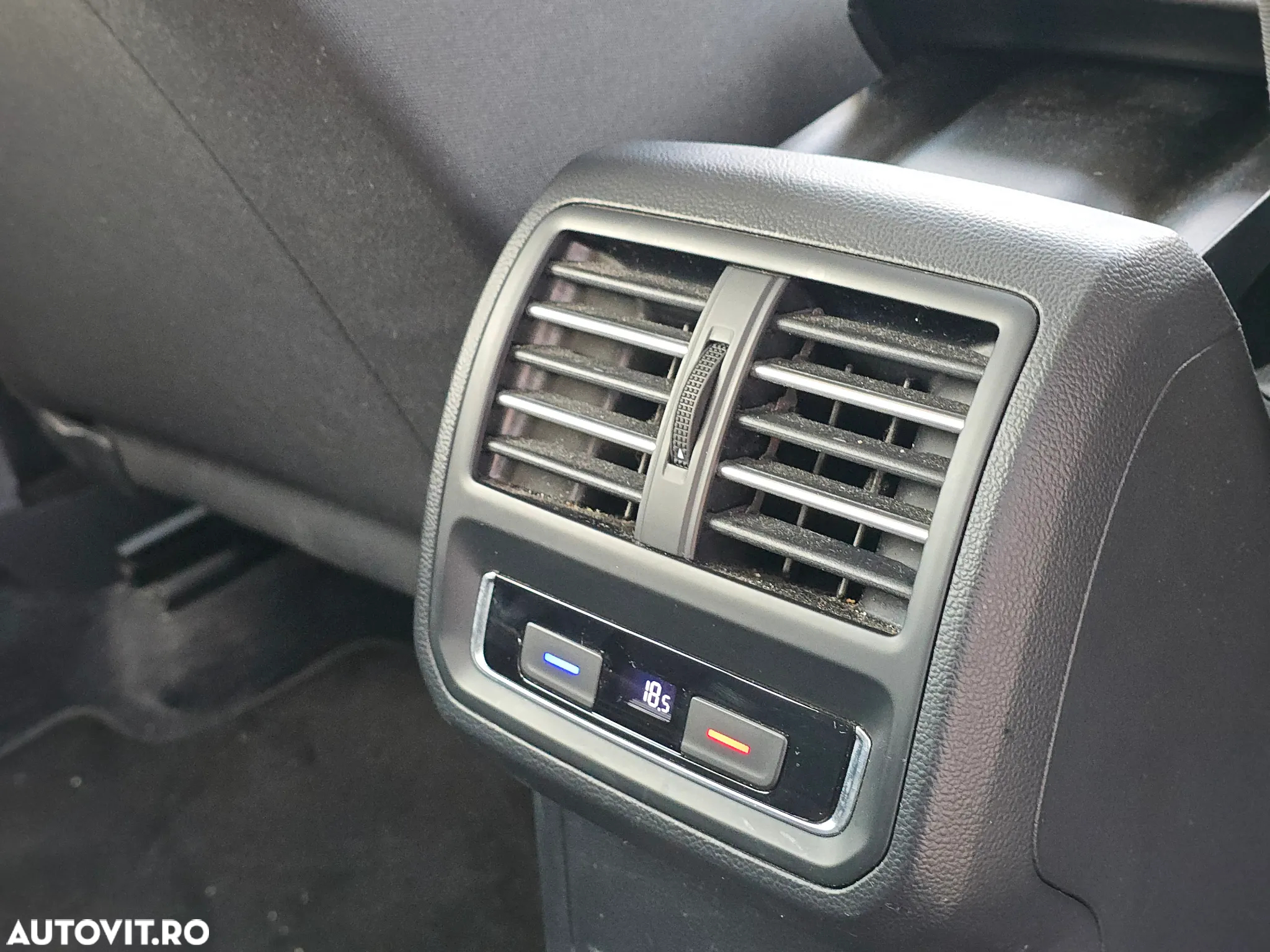 Volkswagen Passat - 13