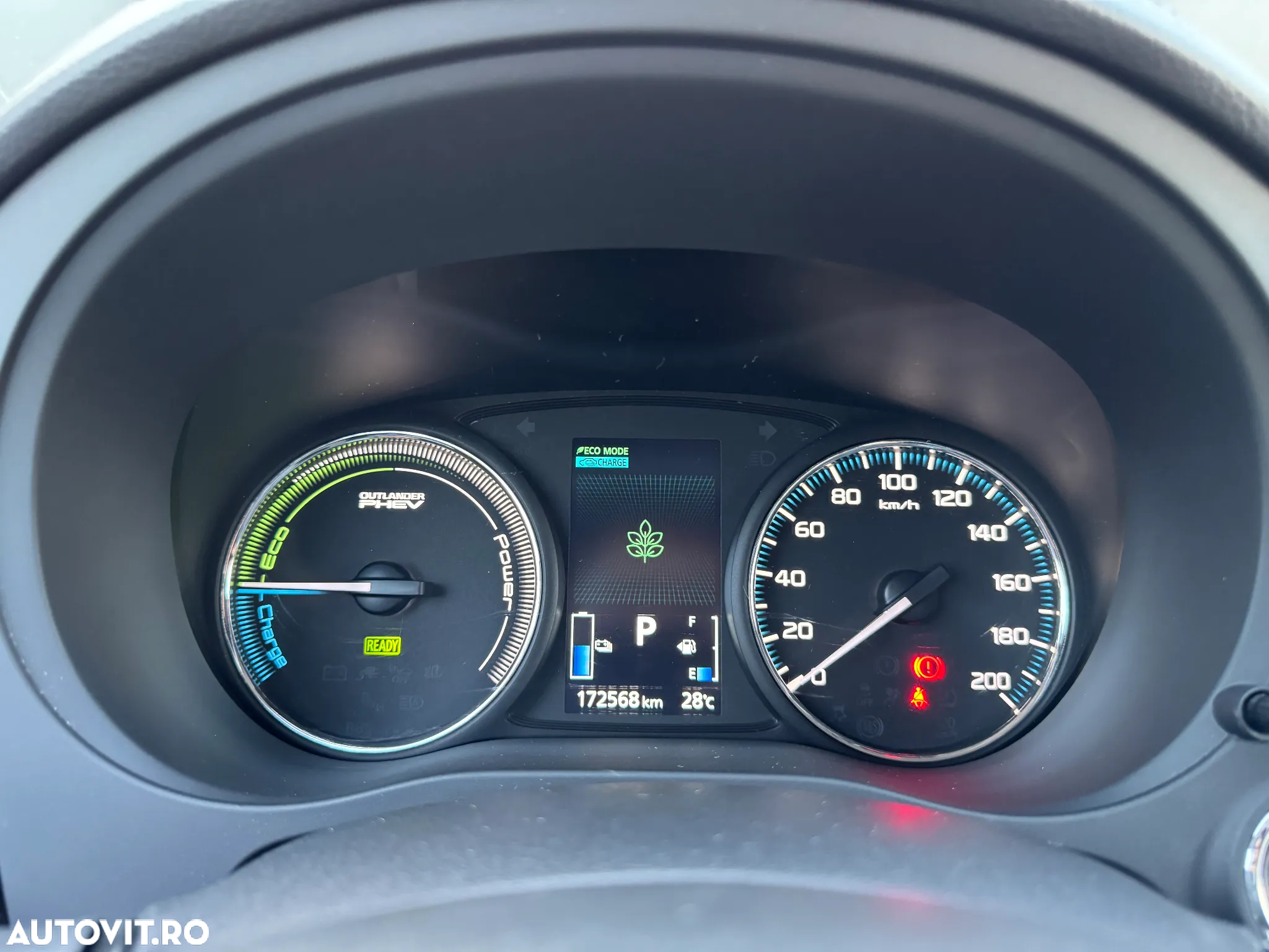Mitsubishi Outlander 2.0 4WD Plug-In Hybrid - 17