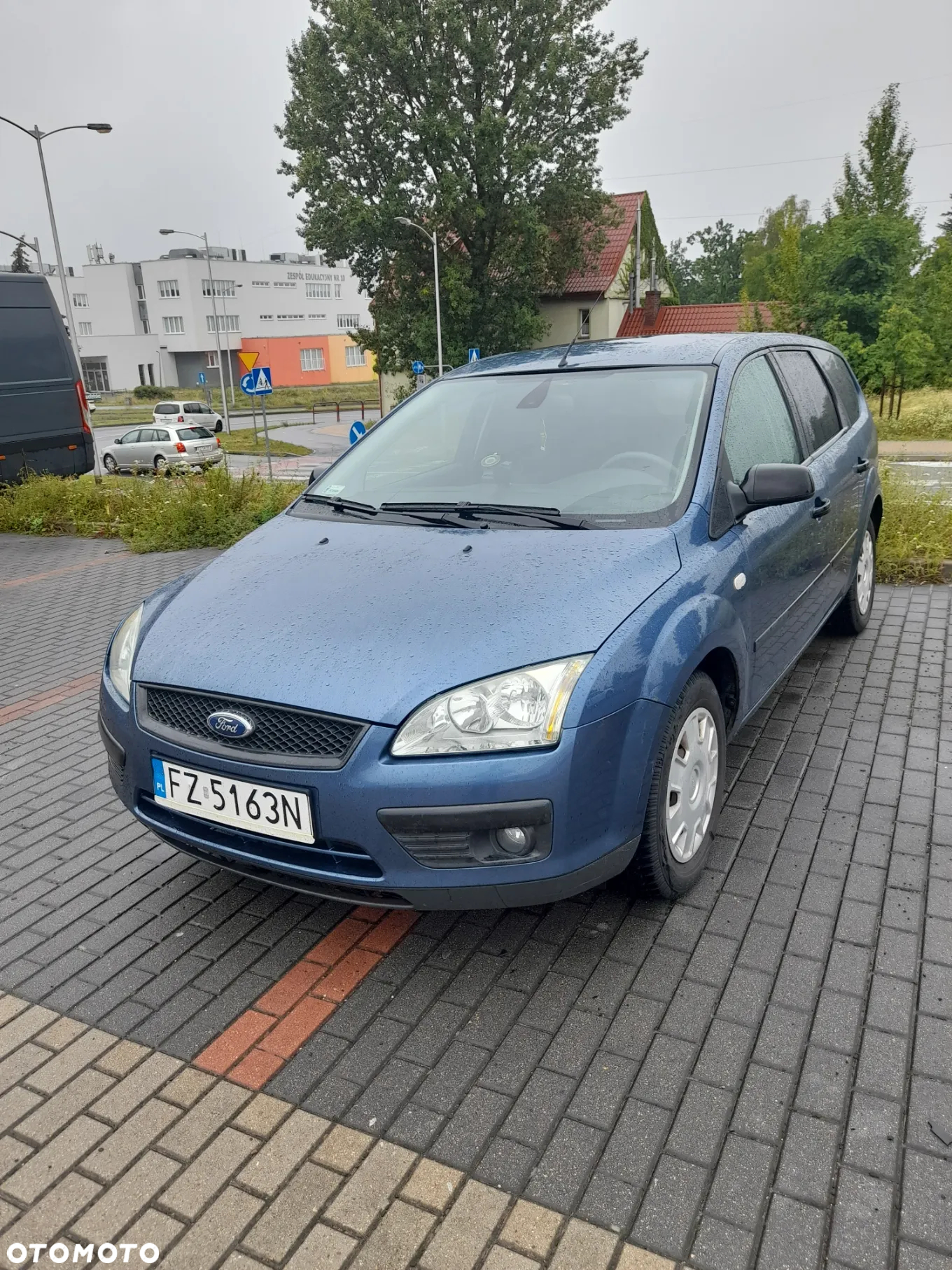 Ford Focus 1.6 Ambiente - 2