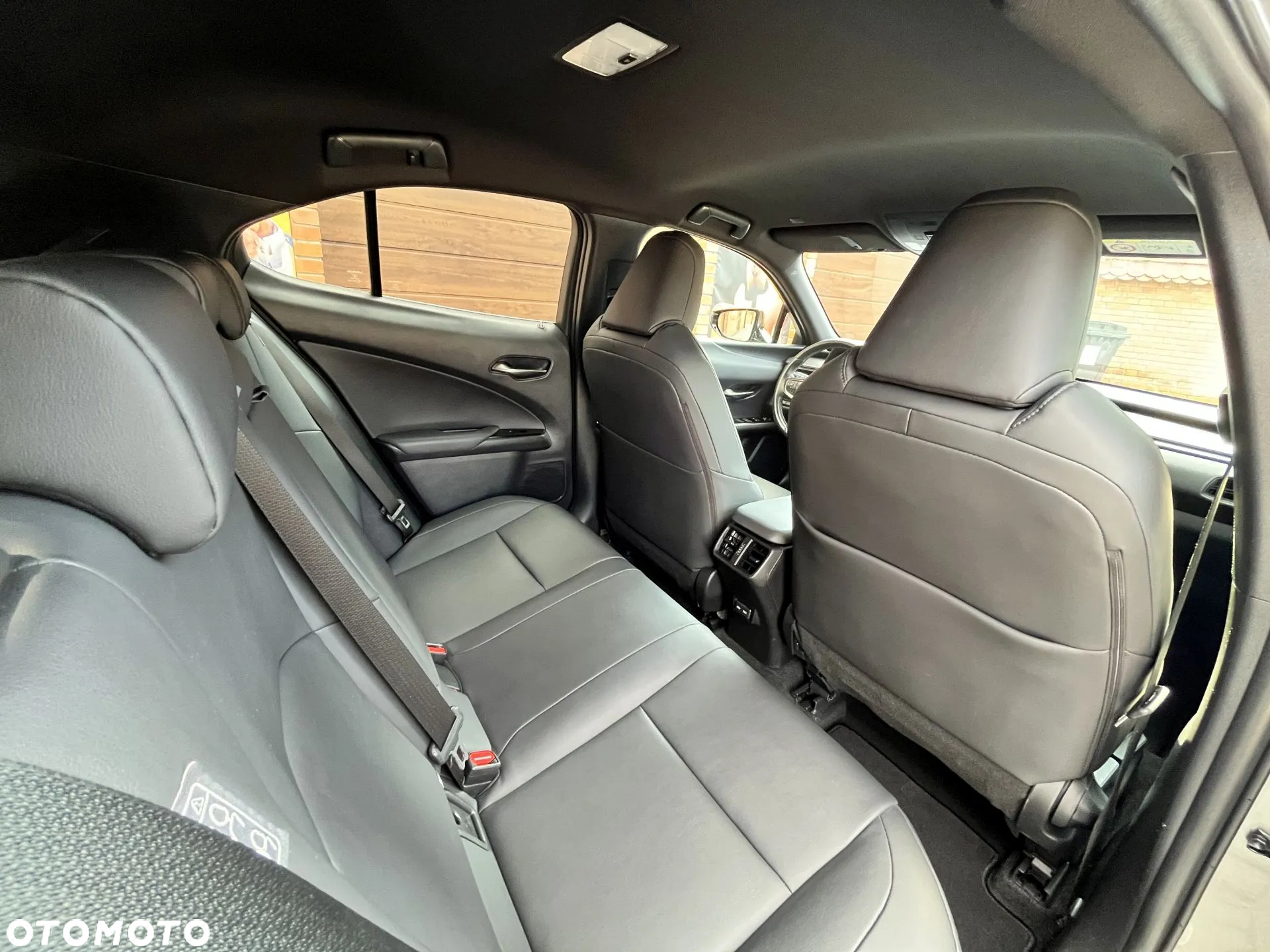 Lexus UX 200 GPF F Impression 2WD - 8
