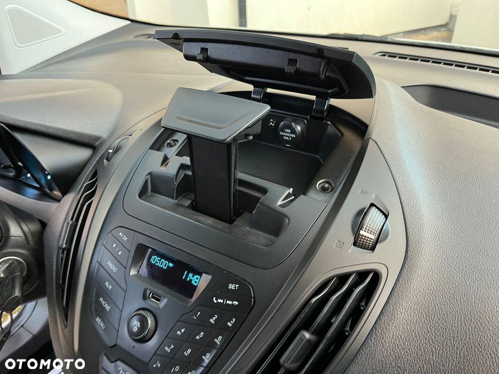 Ford Transit Courier - 18