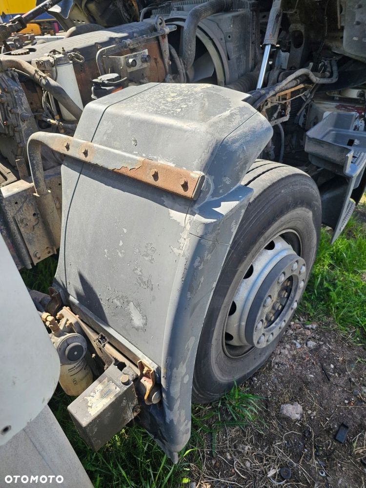 NADKOLE ZAKOLE PRAWE BŁOTNIK CHLAPACZ PRAWY WSPORNIK IVECO STRALIS 02-13 rok - 2