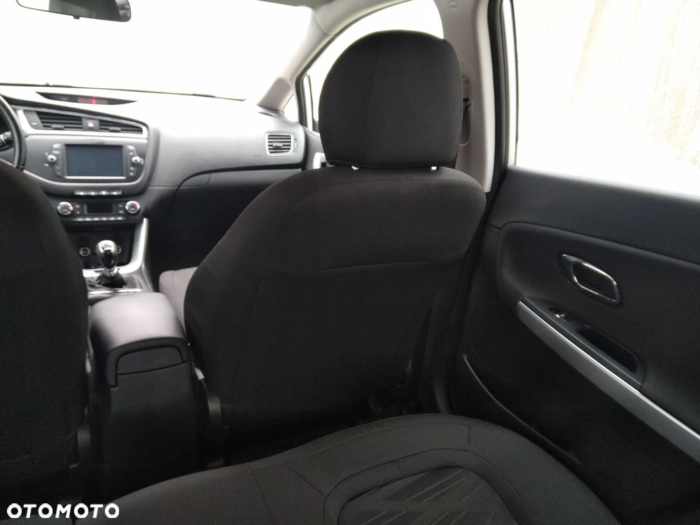 Kia Ceed 1.6 GDI Smart Plus - 28