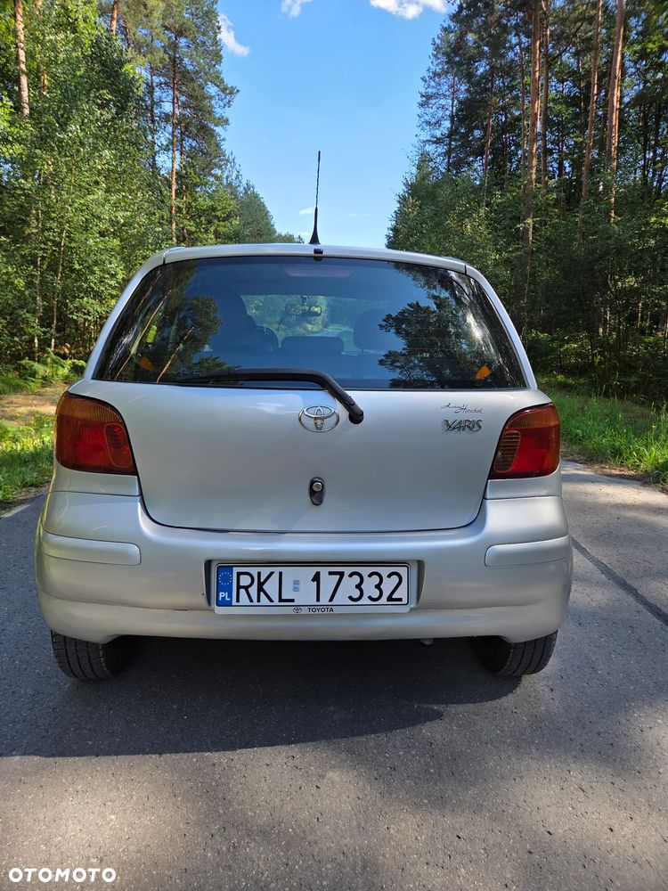 Toyota Yaris 1.0 Base - 8