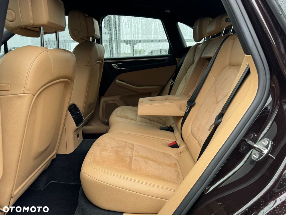 Porsche Macan - 13
