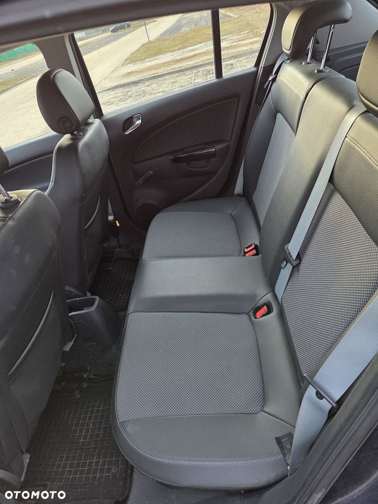 Opel Corsa 1.4 16V Cosmo - 8