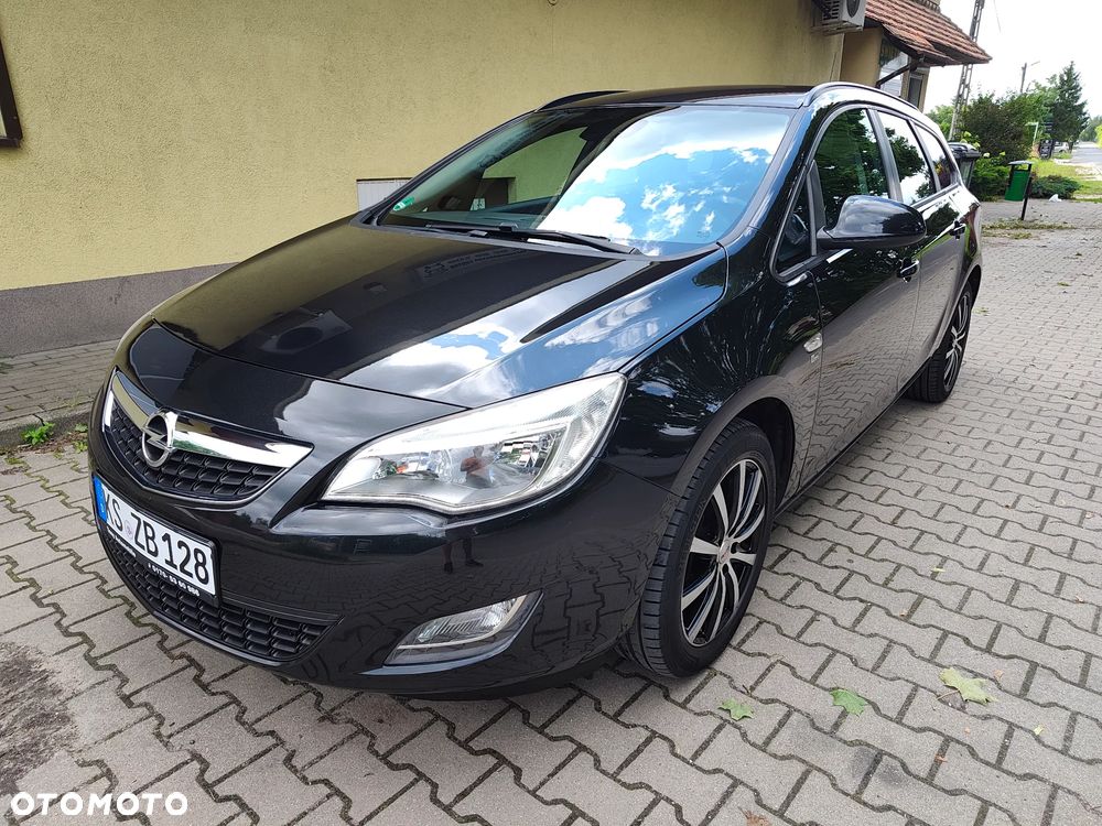 Opel Astra 1.4 Turbo 150 Jahre - 10