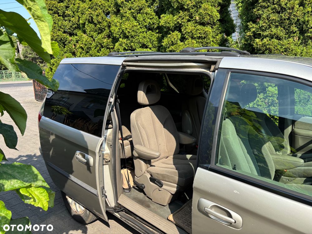 Chrysler Grand Voyager - 10