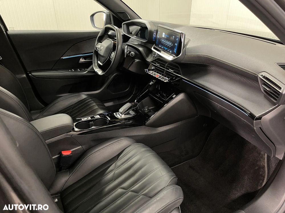 Peugeot 2008 PureTech 155 EAT8 GT - 13