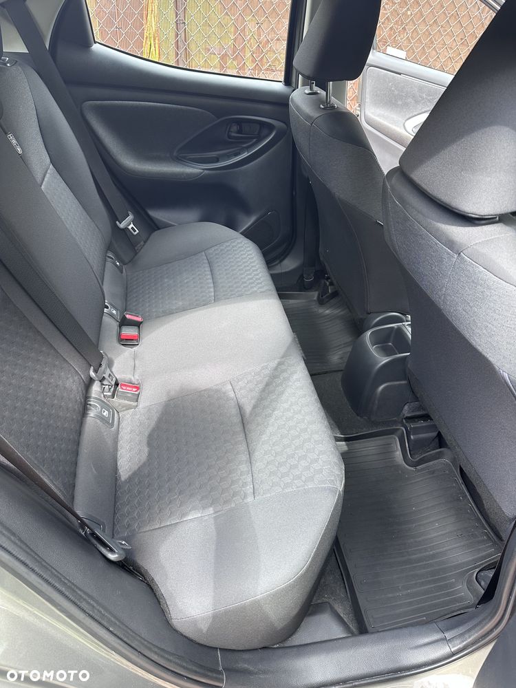 Toyota Yaris 1.5 Comfort - 12