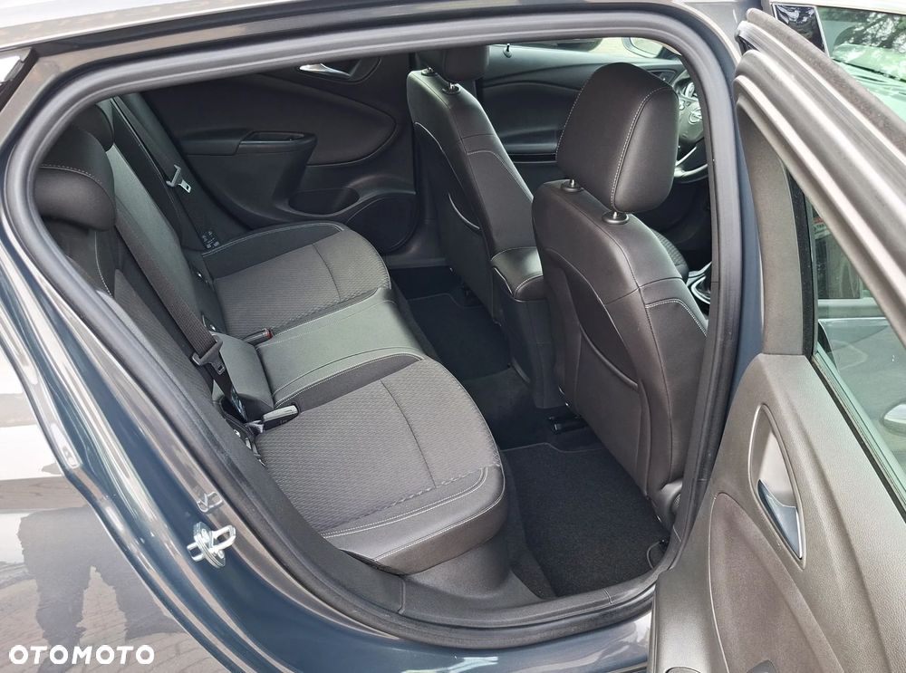 Opel Astra 1.4 Turbo Business - 23