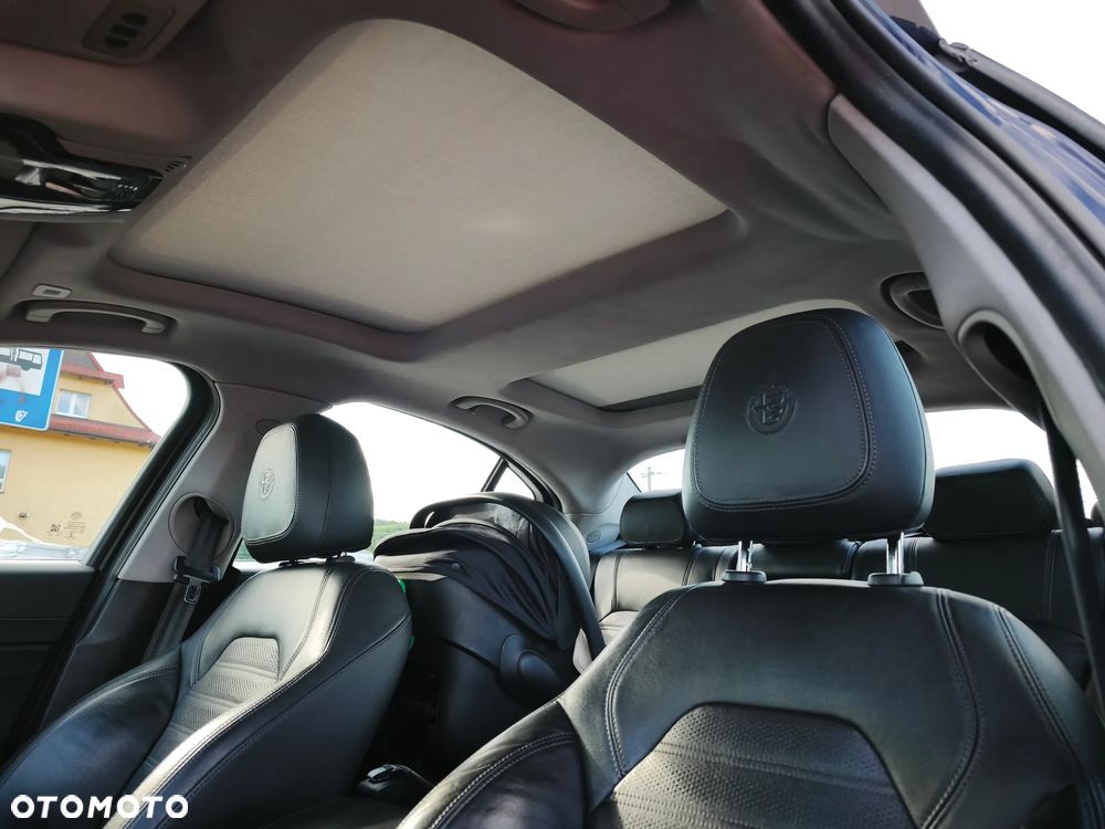 Alfa Romeo Giulia 2.0 Turbo 16V AT8-Q4 Veloce Ti - 14