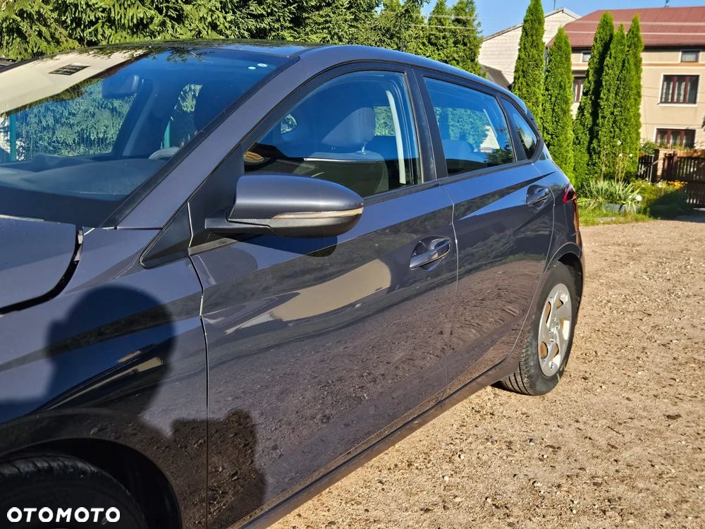 Hyundai i20 1.2 Pure - 12