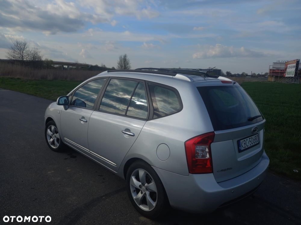 Kia Carens - 3