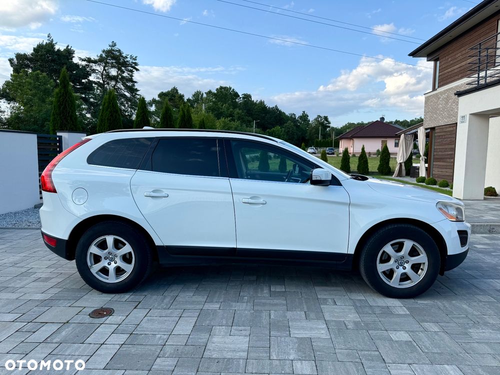 Volvo XC 60 D5 AWD Momentum - 4