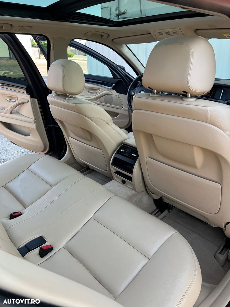 BMW Seria 5 520d Aut. Luxury Line - 34