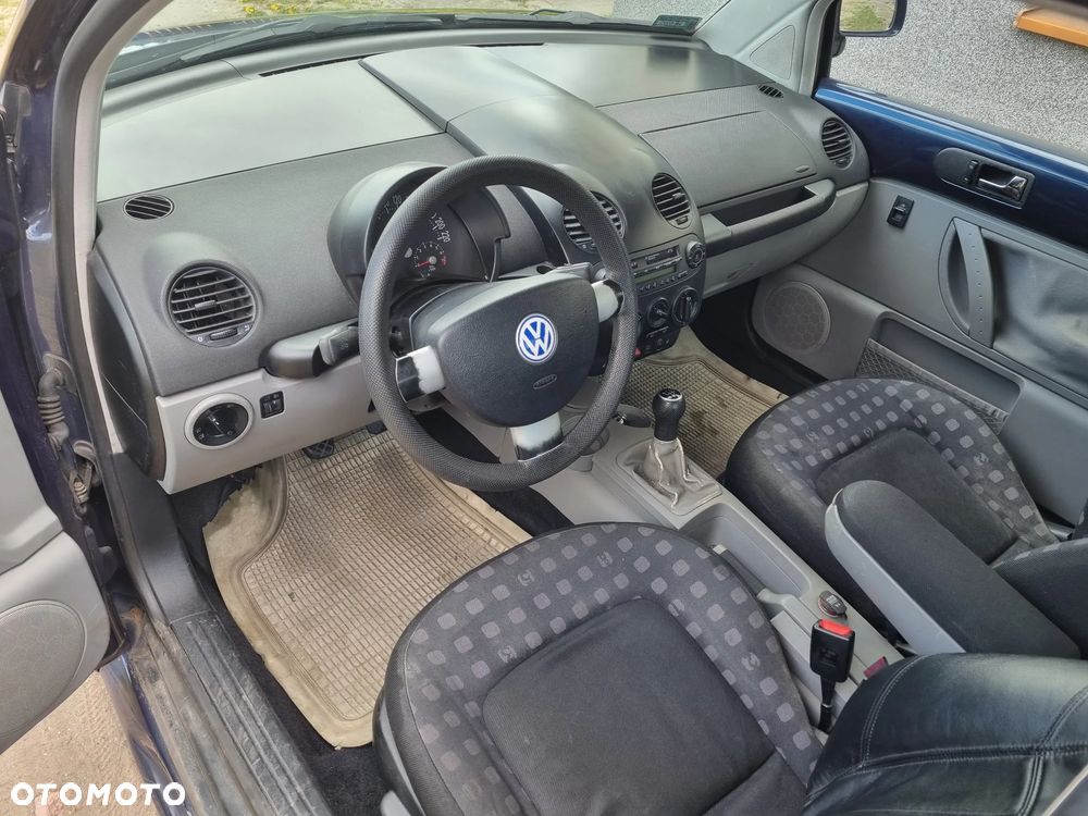 Volkswagen New Beetle - 11
