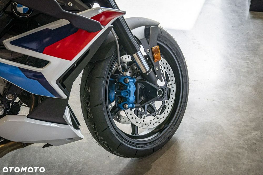 BMW S - 10