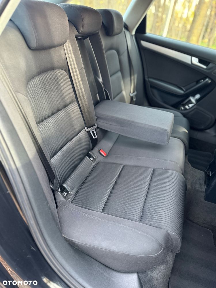 Audi A4 Avant 2.0 TDI DPF Ambiente - 33