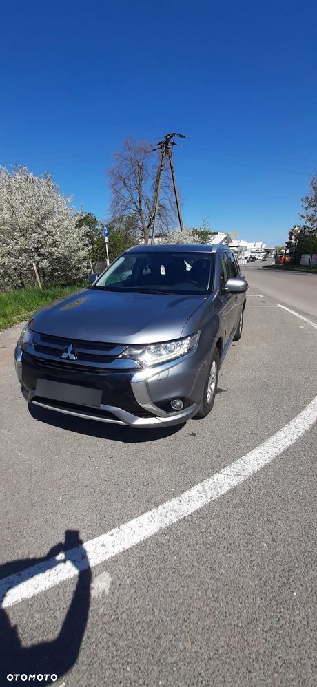 Mitsubishi Outlander 2.0 4WD Plus - 25