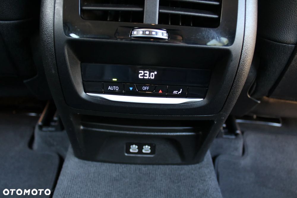 BMW X3 xDrive20i - 20