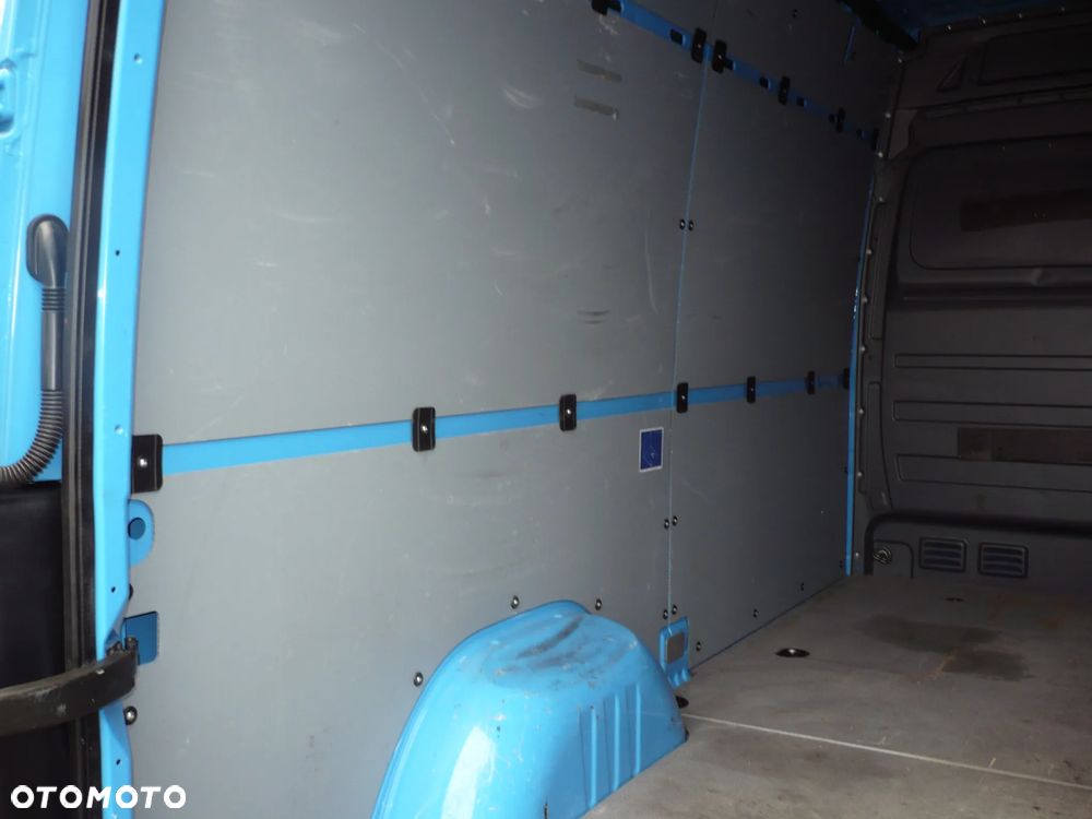 Volkswagen Crafter - 10