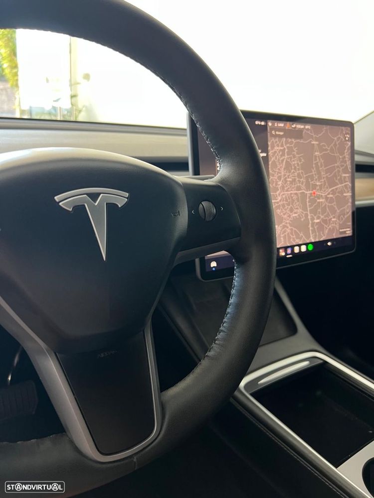 Tesla Model Y Long Range Dual Motor AWD - 14
