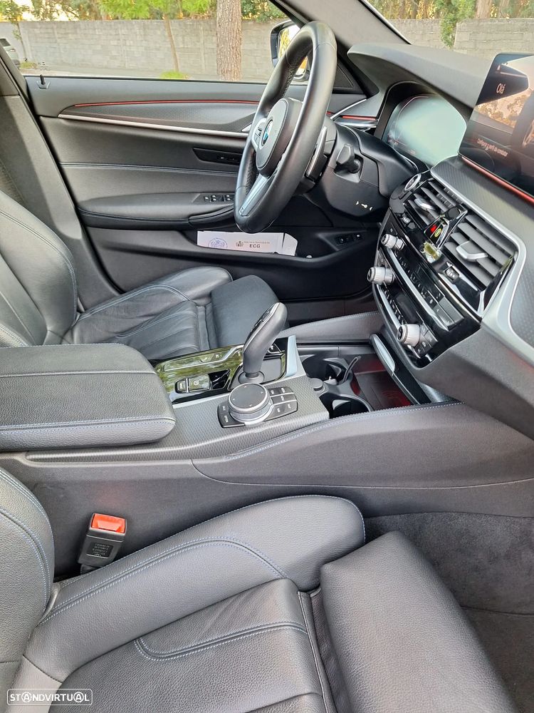 BMW 530 e Pack 50 anos M - 21